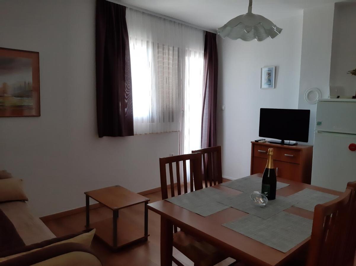Apartments Agrijan Maslenica Bagian luar foto