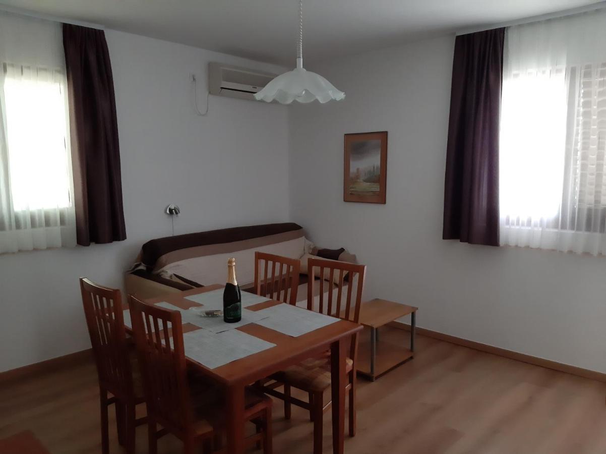 Apartments Agrijan Maslenica Bagian luar foto